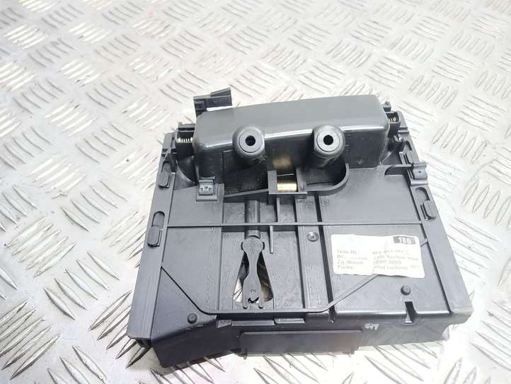 Audi A6 (2004 - 2008)  4F1857951C Пепельница