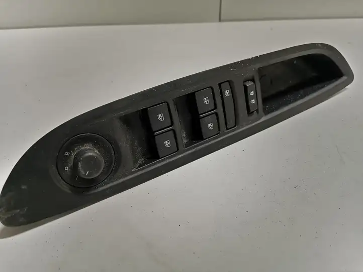 Buick Encore I (2012 - 2019) 95025518 Кнопка стеклоподъемников — фото 1
