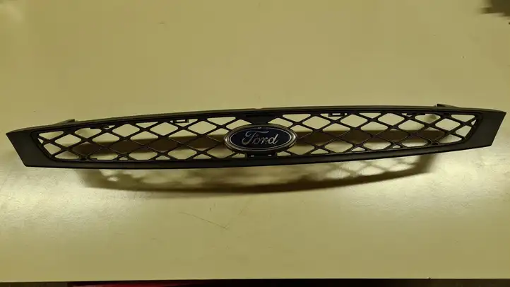 Ford Focus (1998 - 2004) 2M518200 Верхняя решетка радиатора — фото 1