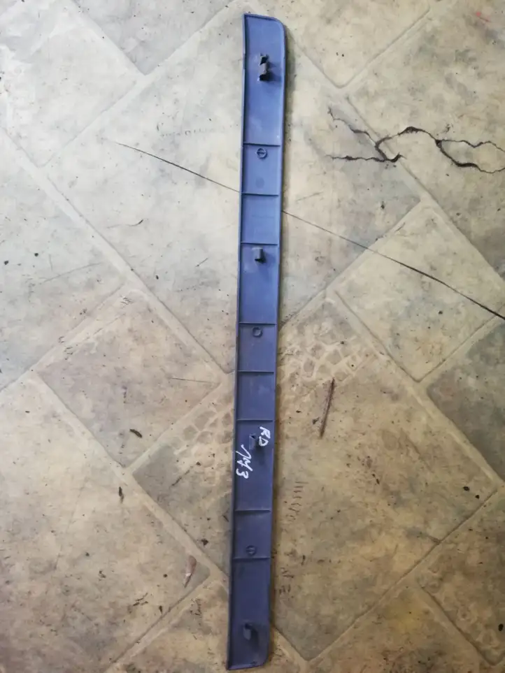 Toyota Avensis Verso (2001 - 2004) 6791544040 Внутренняя отделка переднего порога — фото 3