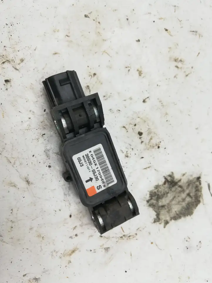 Suzuki Grand Vitara II (2005 - 2008) 3893065J30 Датчик удара SRS — фото 1