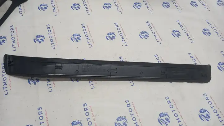 BMW 5 E60 E61 (2004 - 2010) 51477898145 Внутренняя отделка переднего порога — фото 3