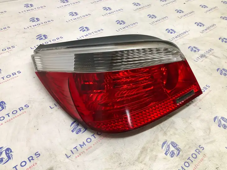 BMW 5 E60 E61 (2004 - 2010) 6910767 Задний фонарь в кузове — фото 1