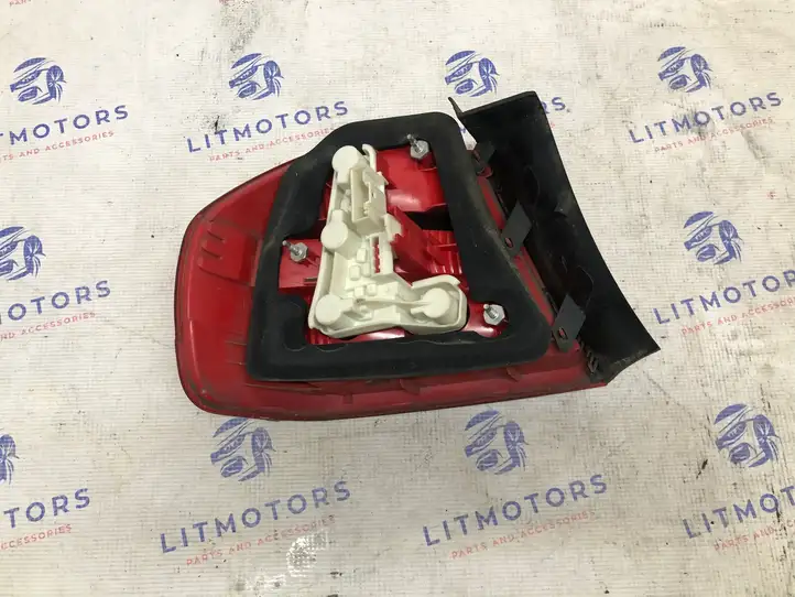 BMW 3 E90 E91 (2005 - 2012) 6937458 Задний фонарь в кузове — фото 2