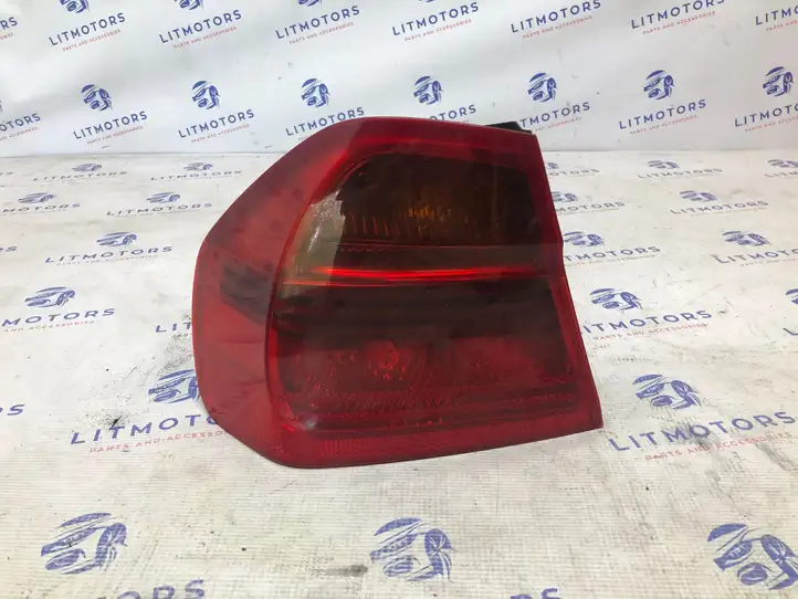 BMW 3 E90 E91 (2005 - 2012) 6937457 Задний фонарь в кузове — фото 1