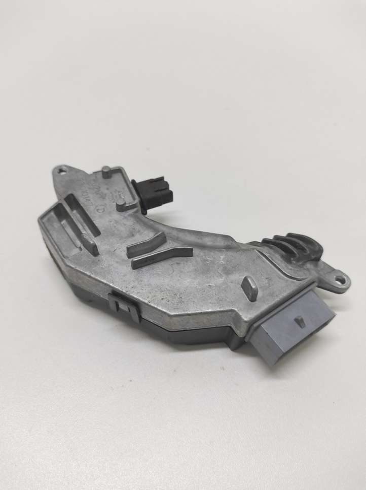 Opel Signum (2002 - 2008)  73421312 Реостат вентилятора печки