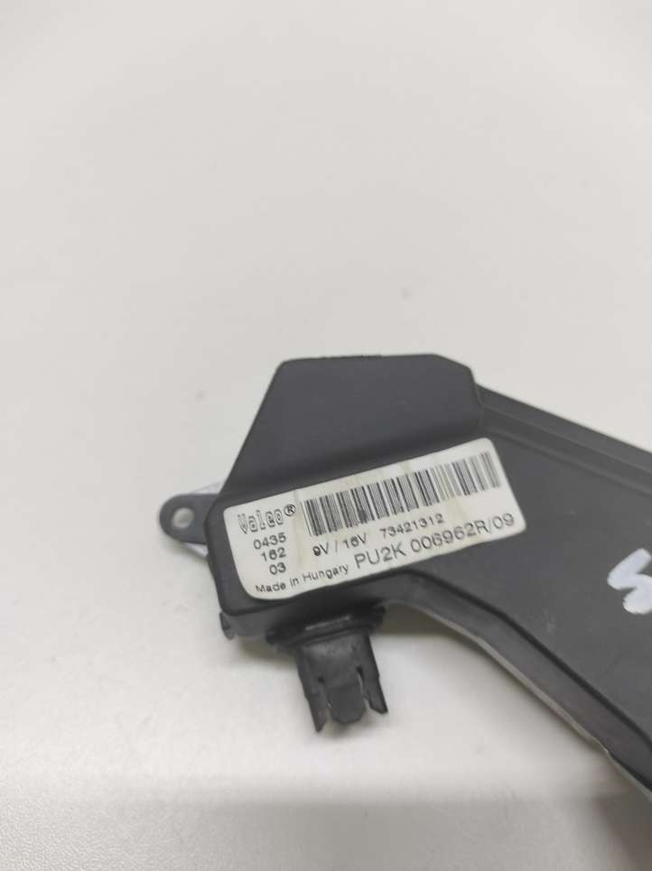Opel Signum (2002 - 2008)  73421312 Реостат вентилятора печки