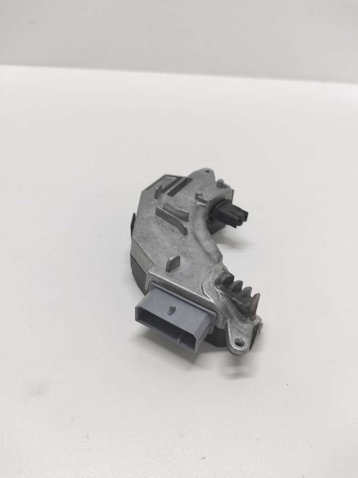 Opel Signum (2002 - 2008)  73421312 Реостат вентилятора печки