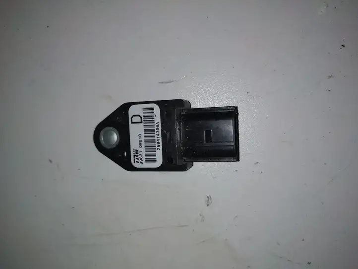 Toyota Corolla Verso E121 (2004 - 2007) 898310W010 Датчик удара SRS — фото 1