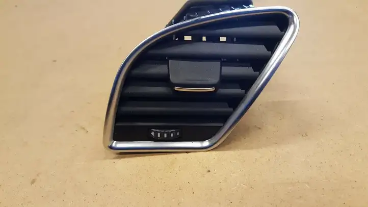 Audi A4 S4 B8 8K (2007 - 2011) 8T2820901B Боковой воздушный дефлектор — фото 1