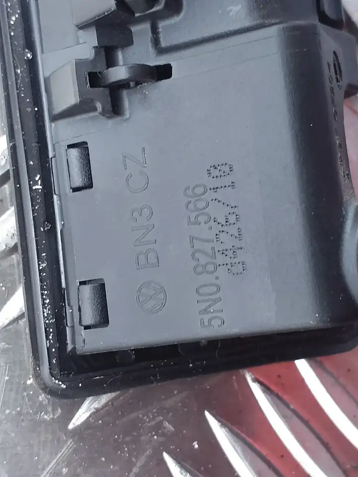 Seat Alhambra (Mk2) (2010 - 2017) 5N0827566 Кнопка закрытия крышки багажника — фото 3