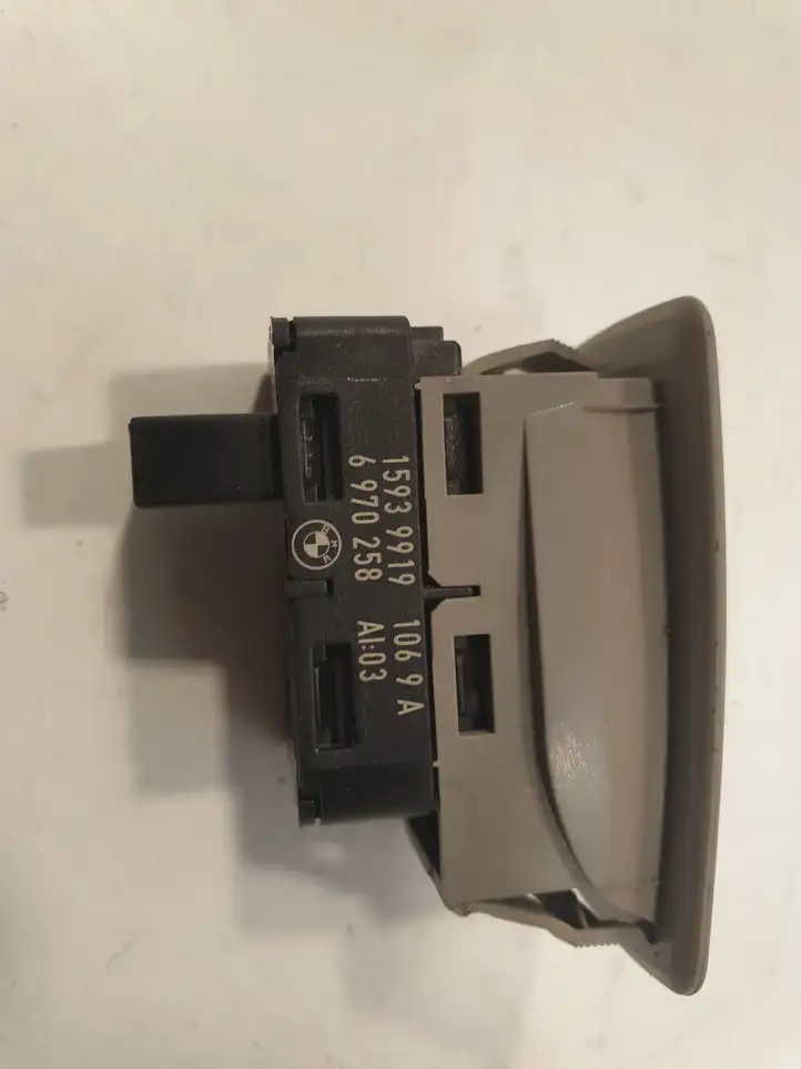 BMW 1 E81 E87 (2004 - 2011) 6970258 Кнопка стеклоподъемников — фото 2