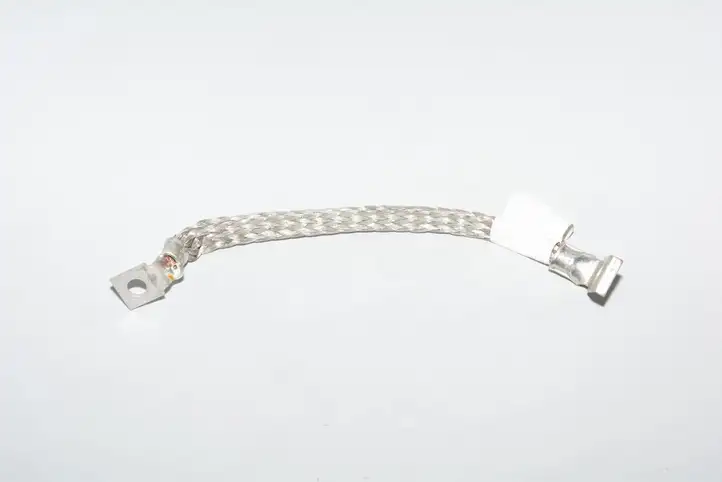 BMW 5 G30 G31 (2016 - ) Минусовой провод аккумулятора — фото 1