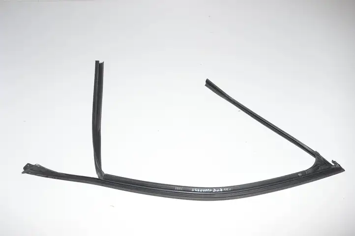 BMW X5 F15 (2013 - 2017) 51337289618 Уплотнитель стекла передней двери — фото 2