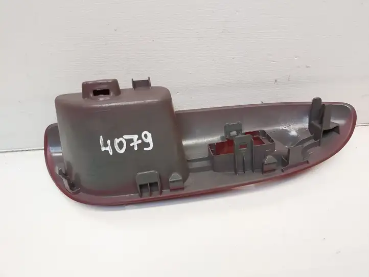 Nissan Juke I F15 (2010 - 2018) 829611KA0A Прочая отделка задней двери — фото 2