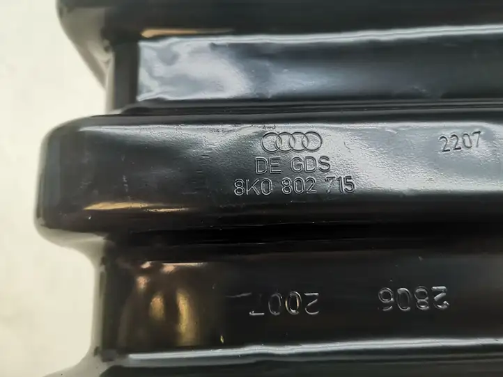 Audi A5 8T 8F (2007 - 2011) 8K0802715 Держатель аккумулятора — фото 3