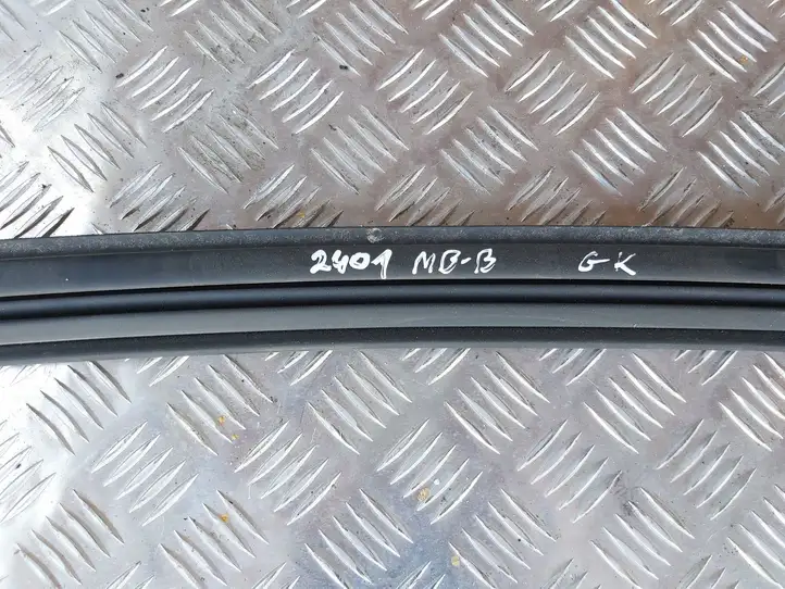 Mercedes-Benz B-class W246 (2014 - 2018) A2467350700 Уплотнитель стекла задней двери — фото 2