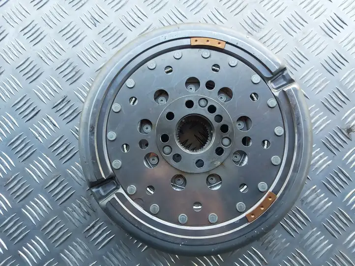 Mercedes-Benz CLA C117,X117,W117 (2013 - 2019) A2700301005 Маховик двигателя — фото 5