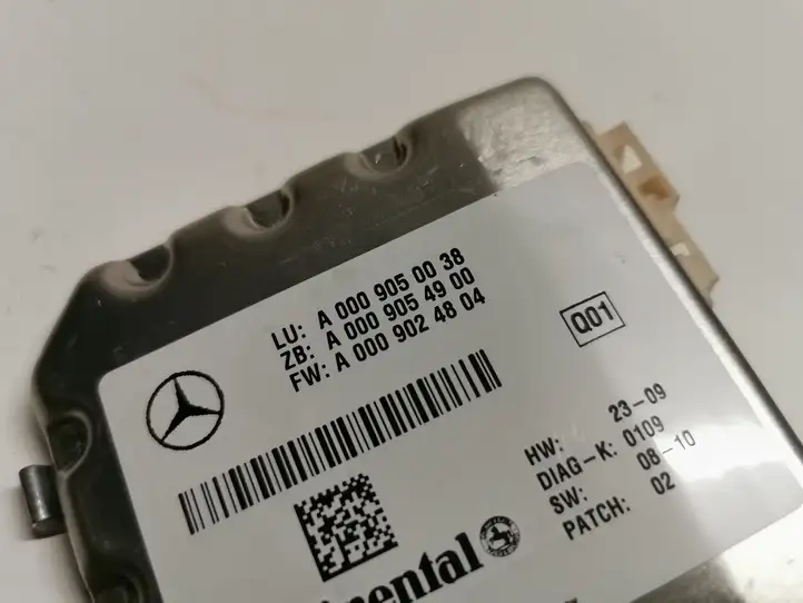 Mercedes-Benz E W212 (2009 - 2016) A0009050038 Камера в лобовом стекле — фото 2
