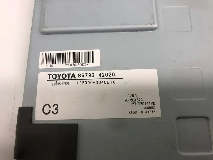 Toyota RAV 4 (XA40) (2012 - 2018) 8679242020 Прочие блоки управления — фото 3
