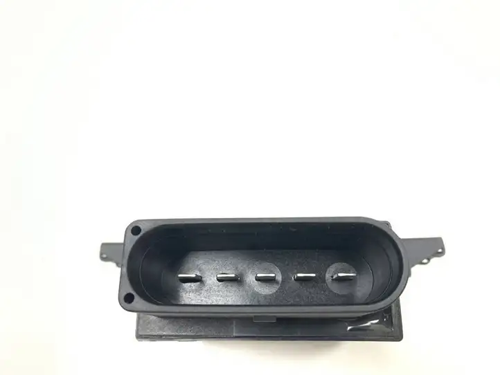 Audi A4 S4 B8 8K (2007 - 2011) 8K0906093D Реле насоса горючего — фото 2