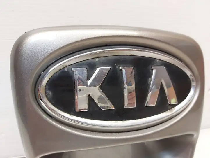 Kia Picanto (2011 - 2015) 817201Y000 Ручка крышки багажника — фото 4