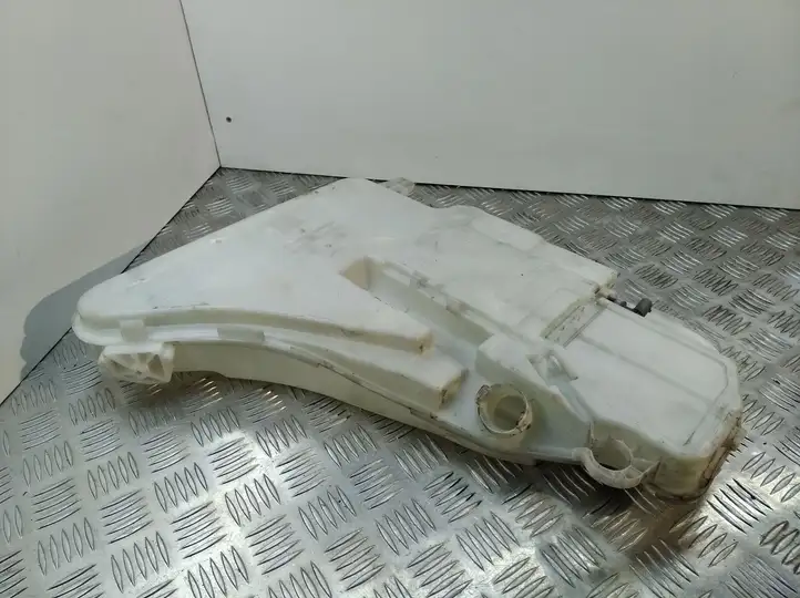 BMW 5 F10 F11 (2009 - 2016) 8050439 Бачок омывателя стекла — фото 1