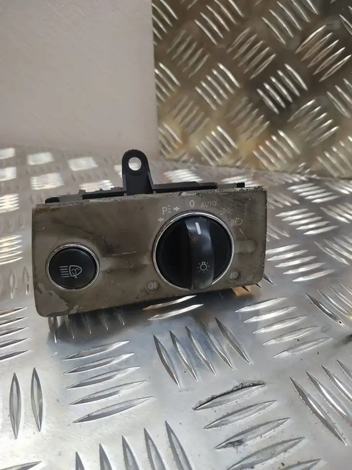 Mercedes-Benz E W211 (2002 - 2009) 2115450404 Включатель фонарей — фото 1