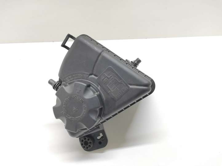 BMW 7 F01 F02 F03 F04 (2008 - 2016)  17137601948 Расширительный бачок охлаждающей жидкости