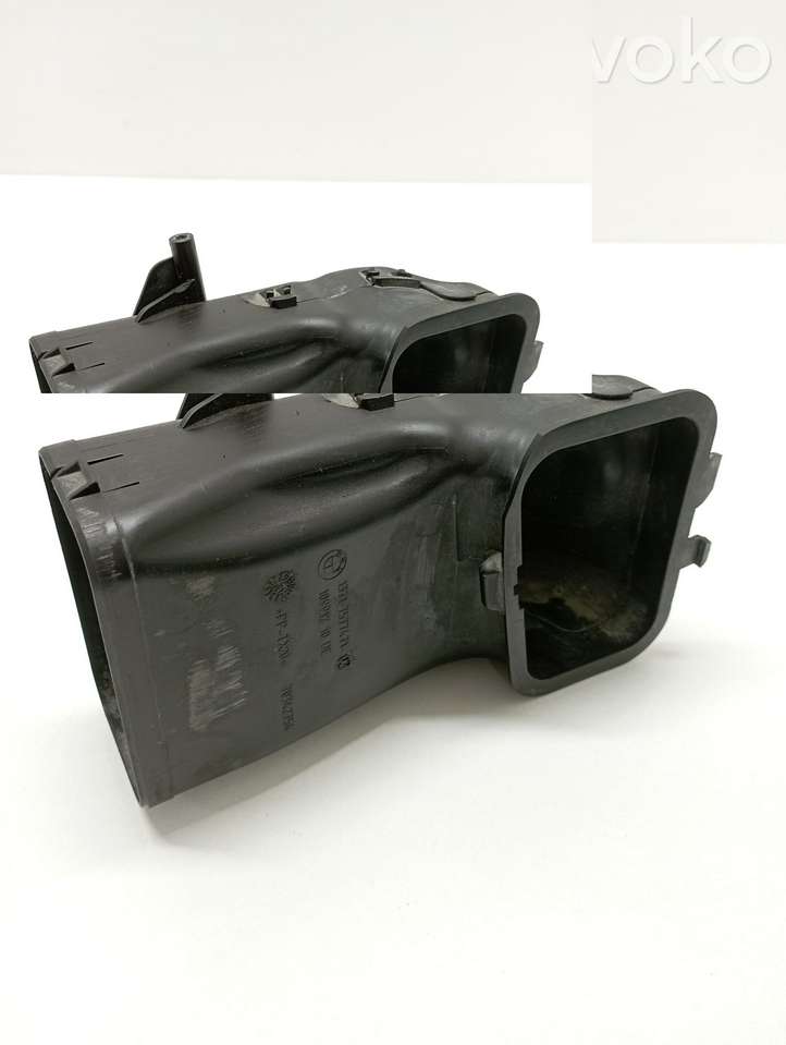 BMW 7 F01 F02 F03 F04 (2008 - 2016)  13717577470 Деталь (детали) канала забора воздуха