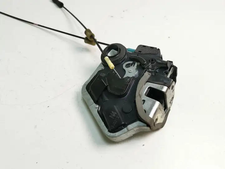 Toyota RAV 4 (XA40) (2012 - 2018) 3J0213 Замок задней двери — фото 4