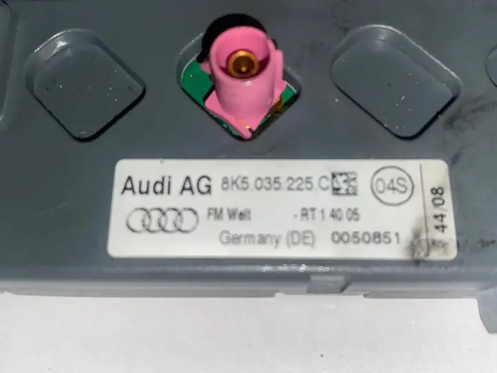 Audi A4 S4 B8 8K (2007 - 2011) 8K5035225C Усилитель антенны — фото 2