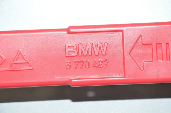 BMW M4 F82 F83 (2014 - 2020) Аварийный знак — фото 5