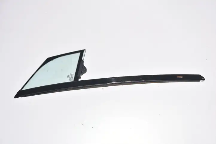 BMW i3 (2013 - ) Форточка двери — фото 1