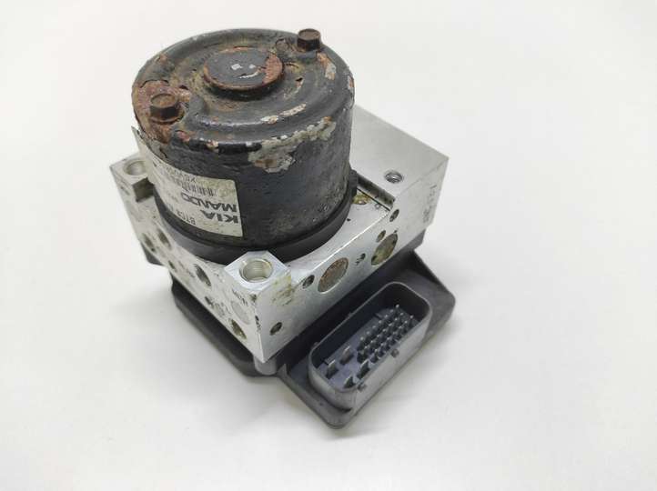 Kia Carens (2002 - 2006)  0K2FD437A0 Блок ABS