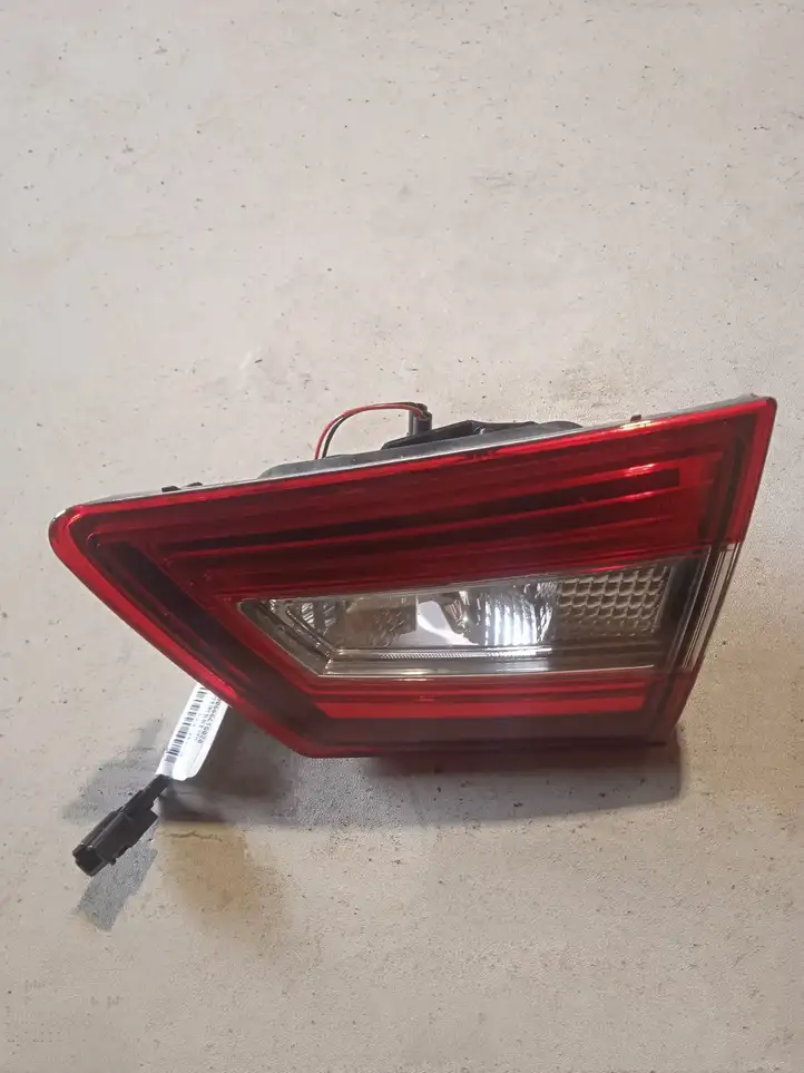 Renault Clio IV (2012 - 2019) 265505796R Задний фонарь в крышке багажника — фото 2