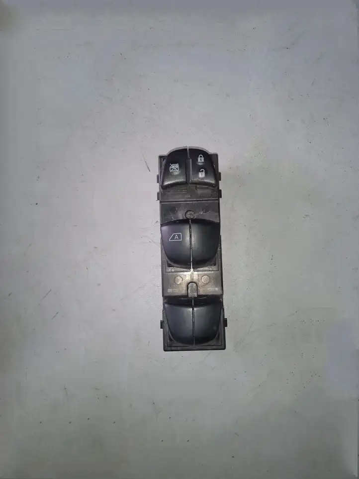 Nissan Juke I F15 (2010 - 2018) 254111KA0A Кнопка обогрева стекла — фото 2