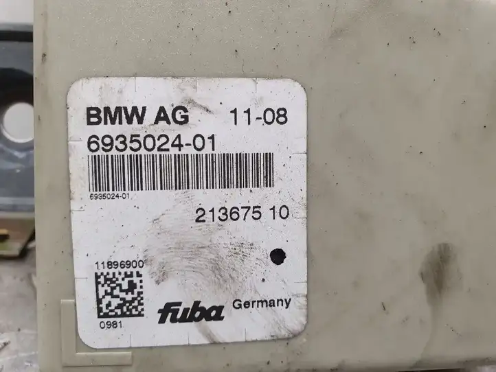BMW 5 E60 E61 (2004 - 2010) 6935024 Усилитель антенны — фото 2