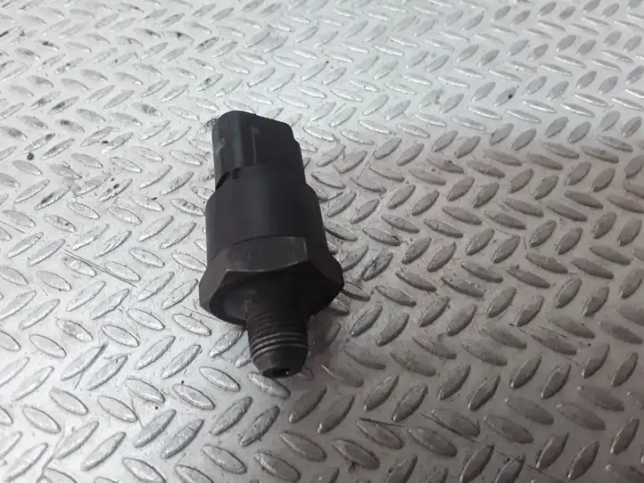 Toyota Corolla Verso AR10 (2004 - 2009) 401742 Датчик давления масла двигателя — фото 2