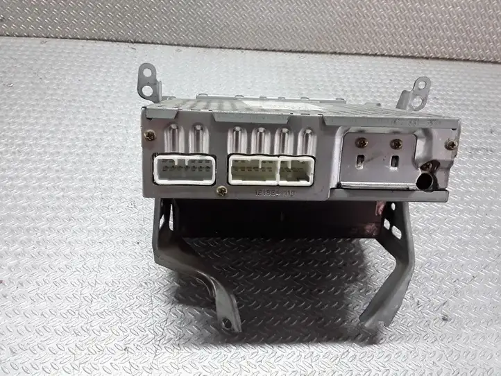 Toyota Yaris Verso (1999 - 2005) 8612052020 Магнитола / мультимедийная система — фото 3