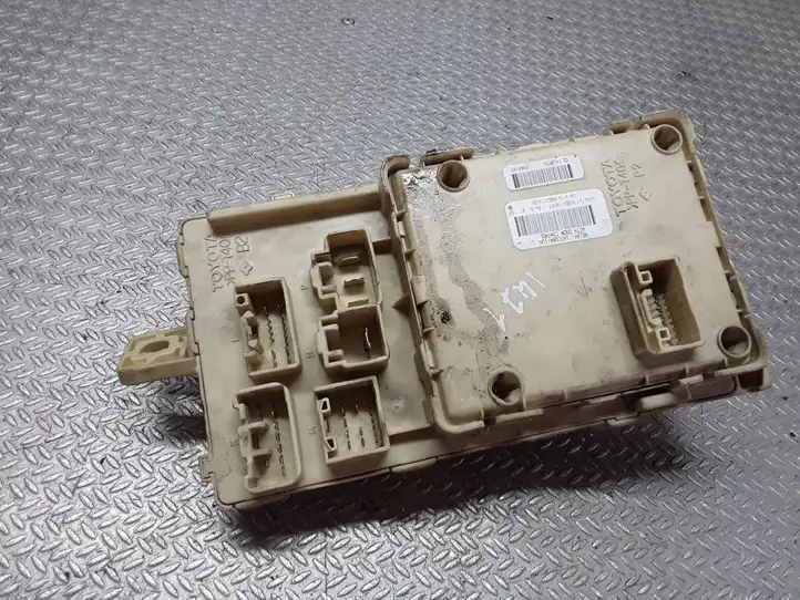 Toyota Avensis T250 (2003 - 2006) 82641CA010 Блок предохранителей — фото 2