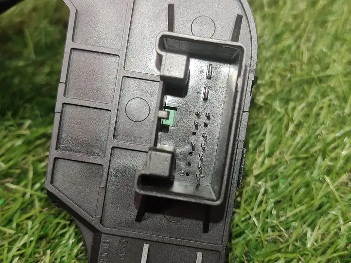 Audi Q7 4L (2005 - 2009) 4F0953549C Датчик угла поворота руля — фото 3