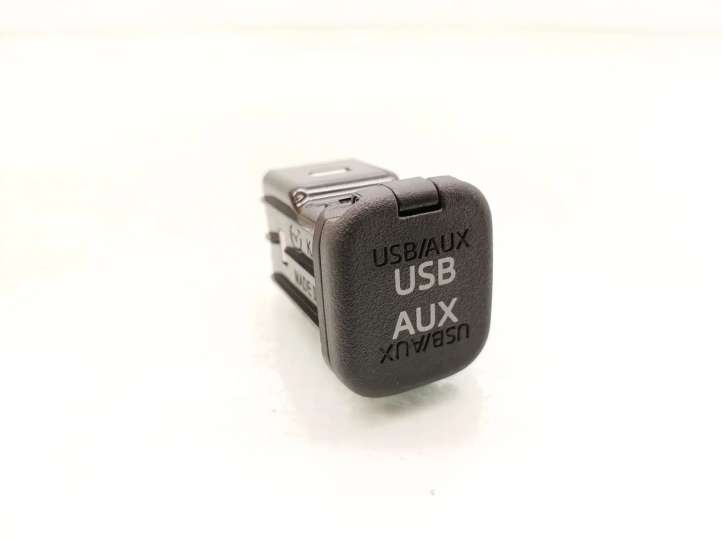 KD45669U0 Mazda 6 USB jungtis