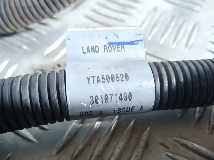 Land Rover Discovery 3 - LR3 (2004 - 2009) YTA500520 Плюсовой провод аккумулятора — фото 5