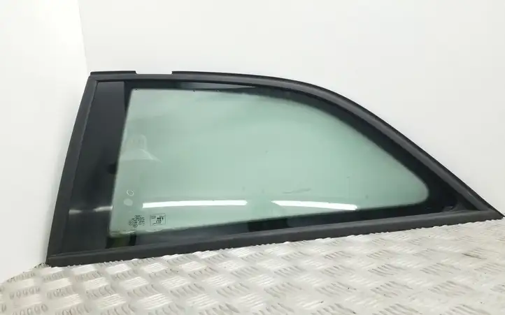 Audi A1 (2010 - 2014) 8X3845299 Заднее боковое стекло — фото 1