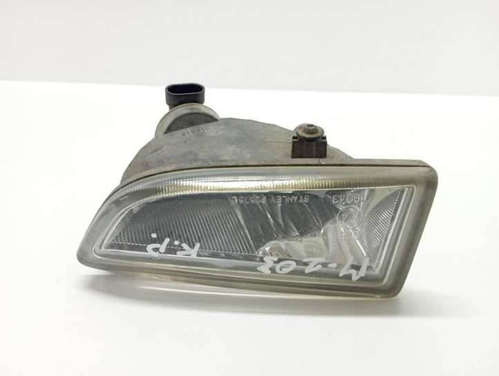 Mazda 2 (2003 - 2007)  P2575 Передняя противотуманная фара