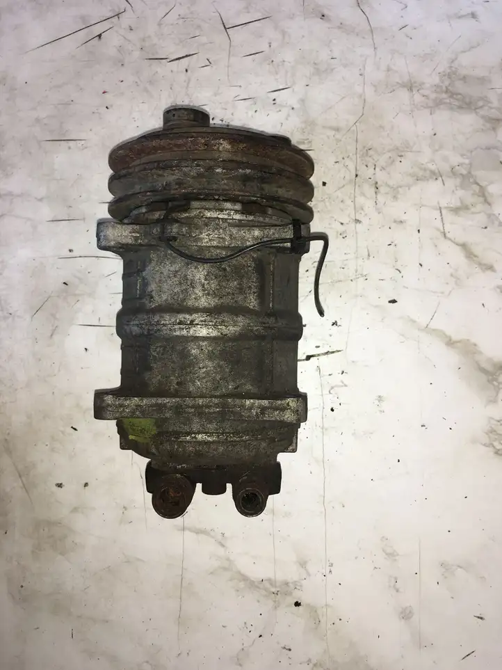 Mercedes-Benz Sprinter W901 W902 W903 W904 (1995 - 2007) Q15XD1387 Компрессор (насос) кондиционера воздуха — фото 1