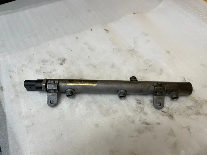 Mercedes-Benz E W211 (2002 - 2009) A6420700695 Магистральная топливная трубка — фото 1