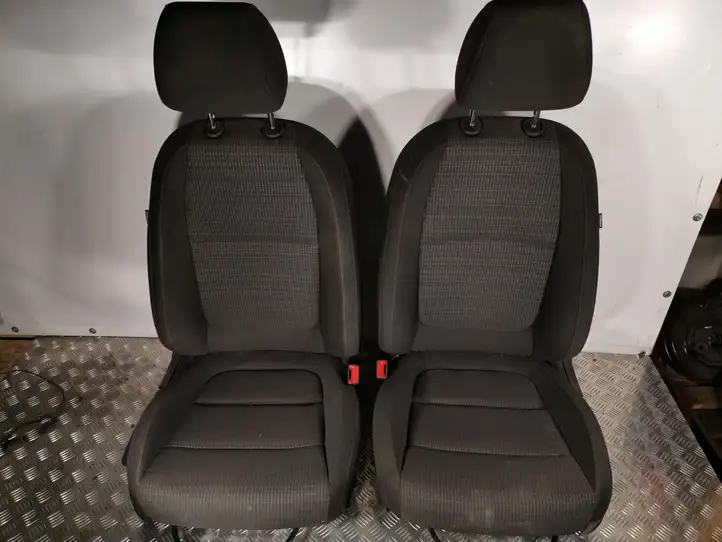 Kia Stonic (2017 - ) Комплект салона — фото 1