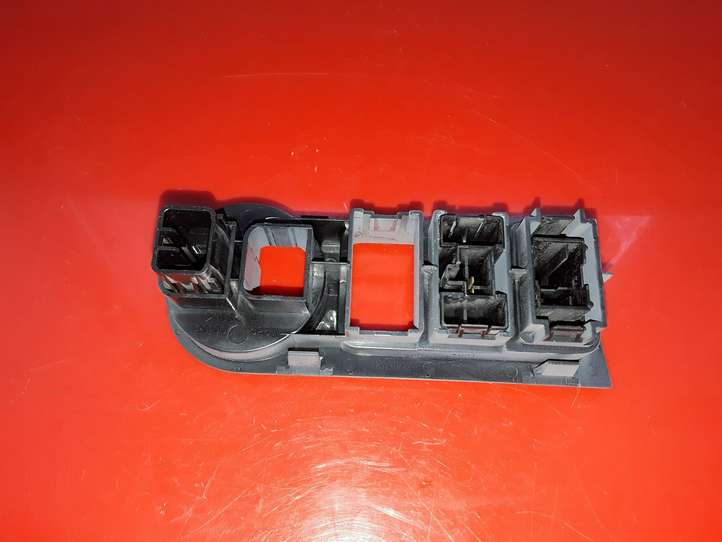 Hyundai Starex (2007 - 2013)  933104H000 Отделка внутренней панели